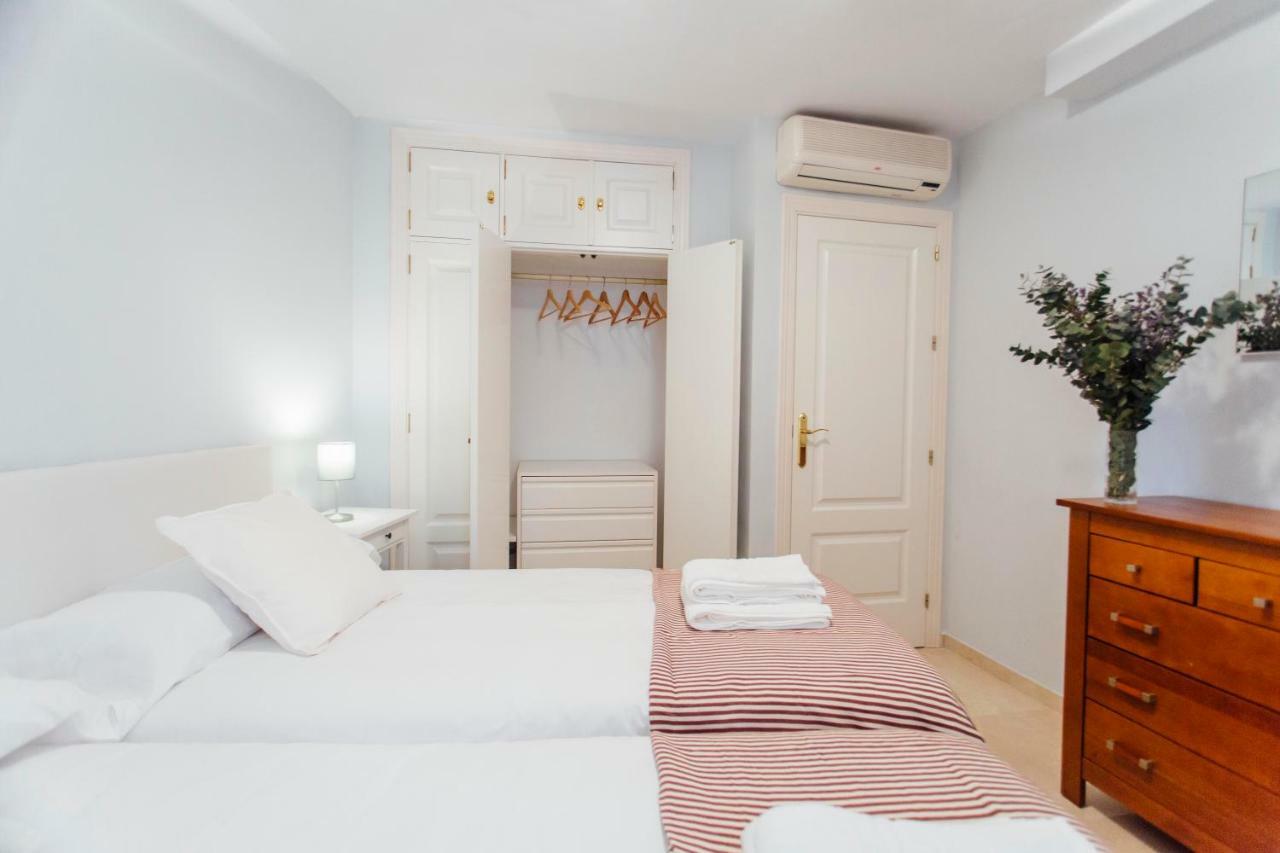 One & Lux- Lagar Apartment Seville Exterior photo