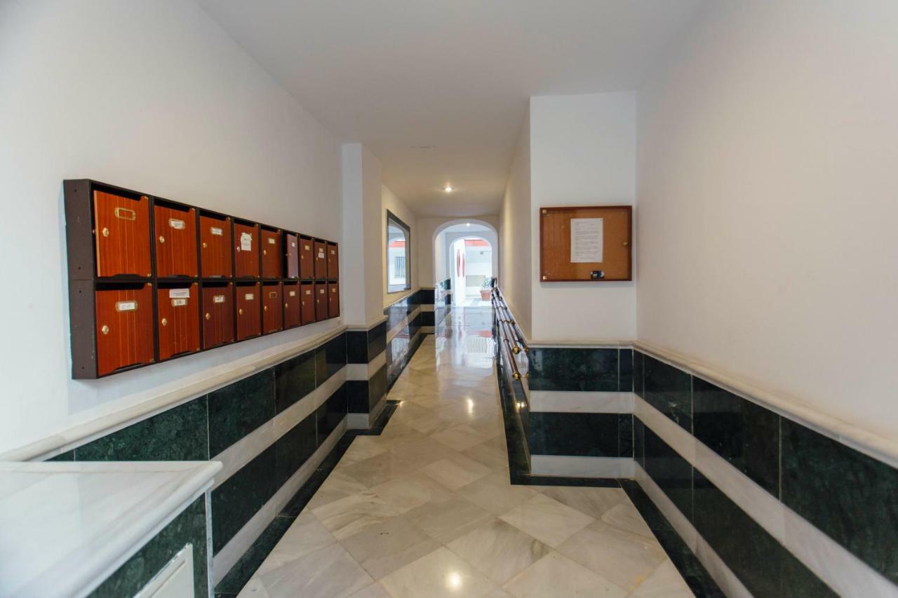 One & Lux- Lagar Apartment Seville Exterior photo